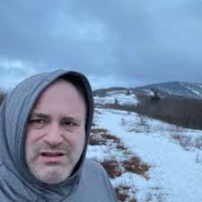 hine's Pizza Review at Benny Vitali's