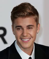 Justin Bieber Short Straight Chestnut Brunette Hairstyle Justin Beiber Hair Celebrity Hair Trends Celebrity Hairstyles