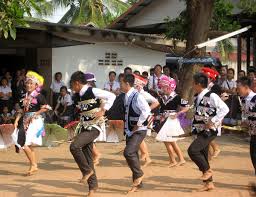 The hmong culture is traditionally agrarian. Hmong Customs And Culture Wikipedia