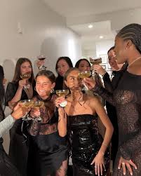 Kate Grande (katelgrande)