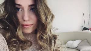 Die praktischen filter erleichtern dir die suche nach bestimmten duftnoten, sodass du schnell dein neues parfum passend zu deinen wünschen findest. Shirin David Seite 3 Von 8 Kukksi Star News Beauty Und Trends