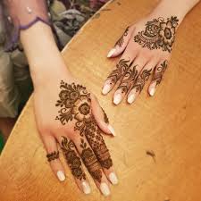 Henna Art By Aroosa On Instagram Freestyle Henna Design Finger Henna Designs Latest Henna Designs Mehndi Designs For Fingers