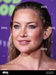 Mona Costa's Instagram, Twitter & Facebook