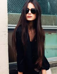 La coupe en dégradé cheveux mi long revisitée en 20 idées de coiffure femme à essayer. Coupe Cheveux Longs Raides Automne Hiver 2018 Coiffure Cheveux Longs Des Coupes De Cheveux Longs Pour Un Look Canon Elle