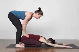 Yogaterapi.det er vist ikke for mig ! Yoga Terapi Ile Butunsel Rahatlamayi Kesfedin Live To Bloom