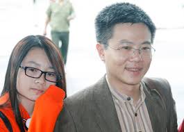 Rạng sáng 27.6, giáo sư ngô bảo châu đăng tải bài viết có nội dung cảm ơn và chào tạm biệt những người bạn 'ảo' trên trang facebook cá nhân của mình. Con Gai Gs Ngo Báº£o Chau Cung 25 Du Há»c Sinh Lam Triá»ƒn Lam Gay Quá»¹ Tá»« Thiá»‡n Haná»™imá»›i