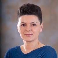 100+ Profile mit dem Suchbegriff „Cornelia“