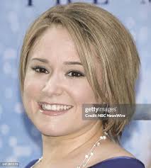 204 Carrie Manolakos Photos & High Res Pictures