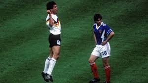 Die nationalmannschaft ist amtierender weltmeister. Nationalmannschaft Der Weg Zum Dritten Stern Fussball Sport Themen Br De