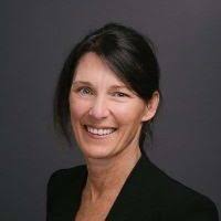 Lisa Roach's Instagram, Twitter & Facebook