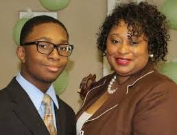 Andrea Upshaw's Instagram, Twitter & Facebook