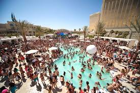 How Las Vegas Is Reinventing The Pool Party In 2020 Las Vegas Pool Vegas Pool Party Vegas Vacation