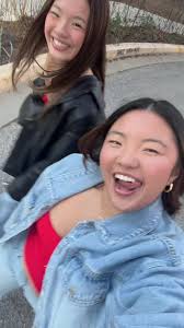 When the sisters are back together