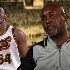 Gary Payton once bust Horace Grant's head open with a weight after an  altercation with Vernon Maxwell