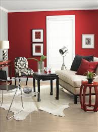 Red Wall With Black Frames Deco Maison Idee Deco Maison Decoration Interieure