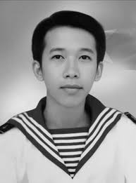 😭😭😭XÓT LÒNG: ĐẠI ÚY SĨ QUAN DỰ BỊ DŨNG CẢM XẢ THÂN CỨU 3 EM NHỎ ĐUỐI  NƯỚC TRÊN BIỂN! Chiều 28.5, trong lúc đang đi dạo trên bãi biển cùng gia