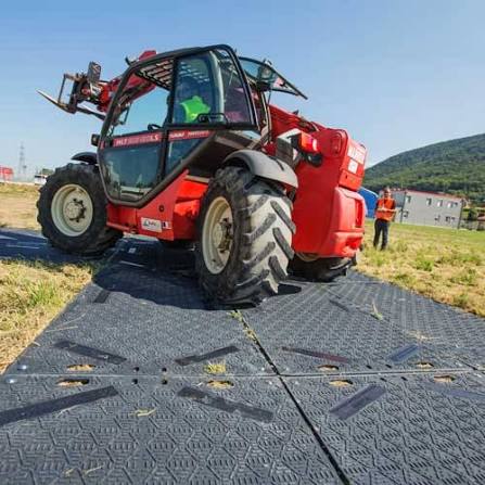 Using Rubber vs Metal Tracks For Ground Protection Mats