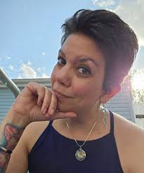 Looking to possibly start a duo to play the local pubs. I am a guitar  player with great background vocals. I can sing the occasional lead song to  provide a break. I