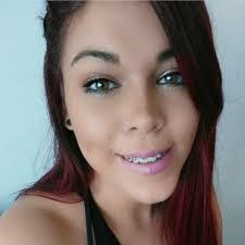 Jennifer Parada's Instagram, Twitter & Facebook