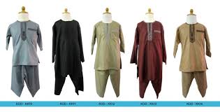 The precise color of the clothing may vary depending on the specific monitor, the settings and the lighting conditions #men #kurta #lelaki. Kurta Kanak Kanak Jubah Aqiqah