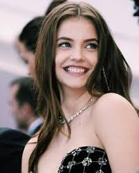 Pin By Leomia Guti On Barbara Palvin Barbara Palvin Barbara Salma Hayek Style