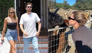 Scott disick joined singer maluma at the celebrity barbershop of luis rivera. Scott Disick S Ex Sofia Richie Spends Dream Day With Her Pals On A Farm