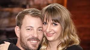 Anna Heiser & Gerald: Ihr Glück liegt in Scherben