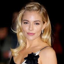 Sienna Miller gave us a lesson in chic girl-next-door hair last night