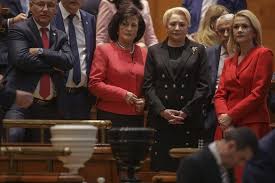 Oameni cu sampanie in strada. Ultima OrÄƒ Galerie Foto Guvernul DÄƒncilÄƒ A CÄƒzut Un Profit Ro