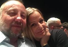 Andi tóth, also known as andee is a hungarian singer born in romania. Fresh Andi Egy Kis Szlovakiai Faluba Koltozott Hogy Szerelmevel Elhessen Szmo Hu