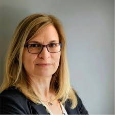 Jennifer Fewell's Instagram, Twitter & Facebook