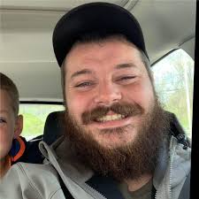 Aaron Eskins's Instagram, Twitter & Facebook