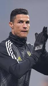 Here he is with a haircut that has. Hairstyles Complimenting Cristiano Ronaldo S Face Structure