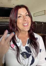 Wendy Laughlin's Instagram, Twitter & Facebook