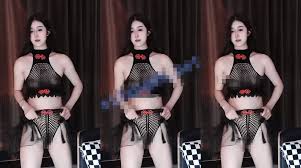 网易CC绝美佳人 媚眼如丝 肢体语言 挑逗人心