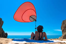 Deux Francais Inventent Un Nouveau Parasol Revolutionnaire