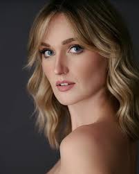 My feed has been missing a little Cat & Chlo content • • #bff #nashville  #instagood #broadway #likeforlikes #style #catandchlo