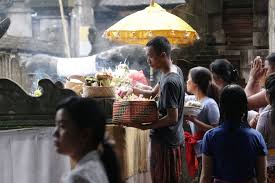 Metode 1dari 2:melantunkan doa dalam agama buddha. Doa Agama Hindu Untuk Kedamaian Hidup