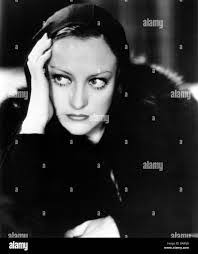 Joan Mortimer's Instagram, Twitter & Facebook