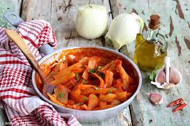 3 mazzetti di finocchietto, 60 gr pangrattato grossolano, 2 cucchiai olio d 'oliva, q. Finocchi Al Pomodoro In Padella 2 Amiche In Cucina