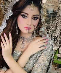 Awesome Bridal Photoshoot Of Alizeh Shah For Kashees Daily Infotainment Pakistani Bridal Makeup Bridal Makeup Images Bridal Beauty Salon