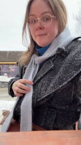 finally finished my @Knitters & Friends Lilli Bonnet and it is so gosh darn  cute!!!