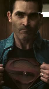 Clark Kent reveals his true identity 🦸‍♂️ #SupermanAndLois #TylerHoechlin  #Superman #ClarkKent #LoisLane #Foxtel