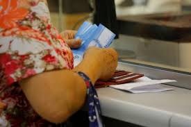 El bono adicional clase media lo reciben las personas de hogares que tengan algún integrante con discapacidad, un mayor de 65 años, o un niño, niña o adolescente, de acuerdo a la información del registro social de hogares (rsh). Se Adelanta Pago Del Ife De Abril Y Monto Adicional Del Bono Clase Media