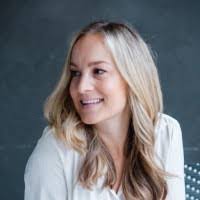 Sara Boe's Instagram, Twitter & Facebook