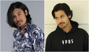 Check spelling or type a new query. 10 Penampilan Artis Cowok Saat Rambutnya Gondrong Vs Pendek Cakepnya Nggak Nahan