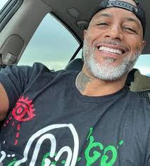 Scott Yates's Instagram, Twitter & Facebook