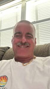 Hi again. Is it the worth to bring our boat to miami for one day ? I mean  what can see there with a small deck boat ? Most pf people own