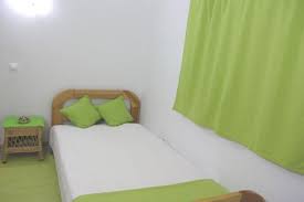 Mari simak selengkapnya di bawah ini! Malang Merdeka Com 5 Trik Mudah Sulap Kamar Tanpa Jendela Jadi Sejuk Berani Coba