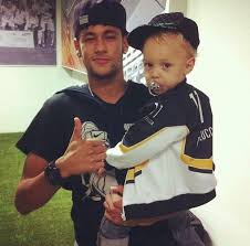 Нейма́р да си́лва са́нтос жу́ниор (порт. Neymar Jr Biography Childhood Career Life Facts Sportytell